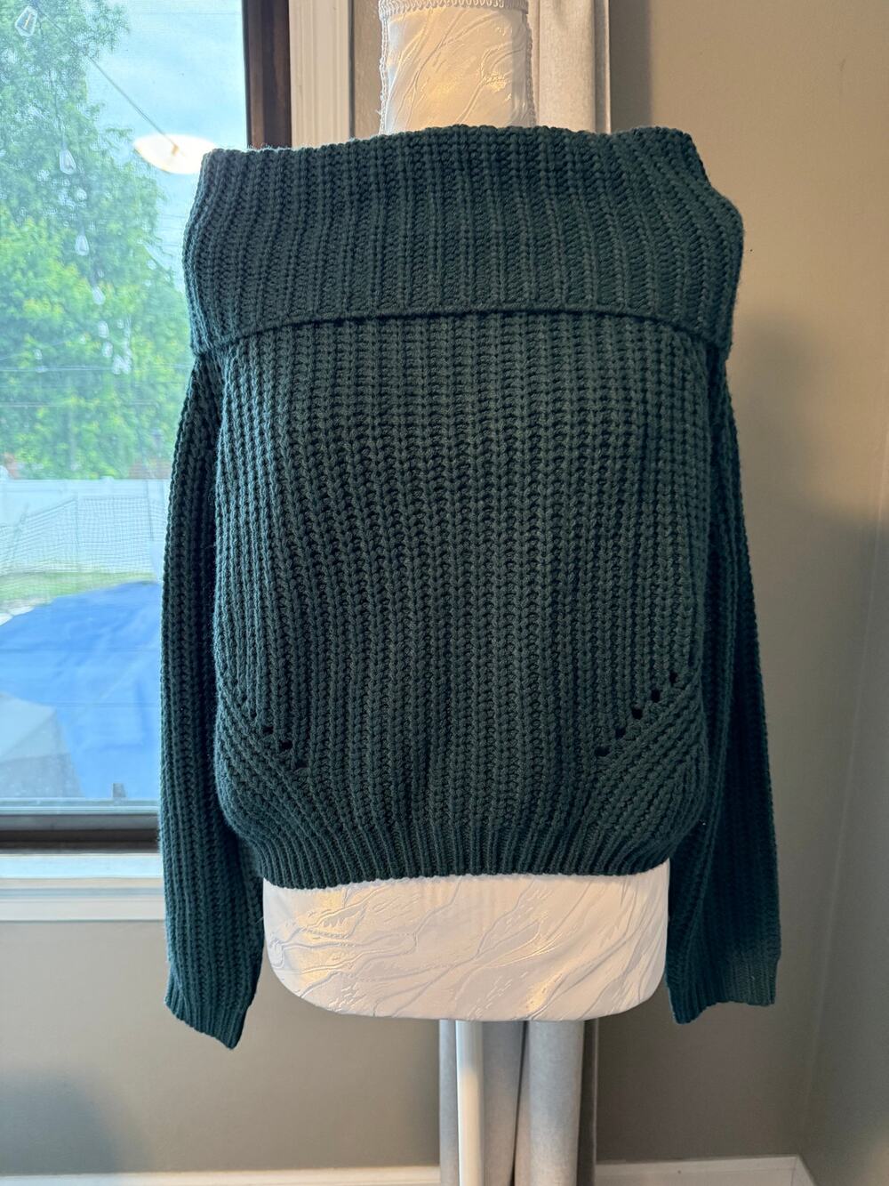 Moon & Madison Green Off-The-Shoulder Chunky Knit Sweater XS